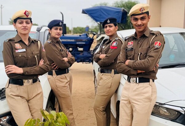 चार सगे भाई-बहन बने पुलिस कांस्टेबल, आखिर किसान परिवार ने कैसे लिखी सफलता की ये कहानी?