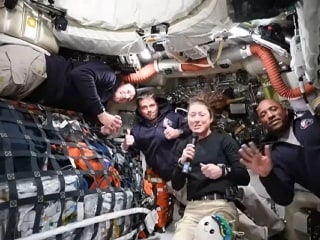 चांद मिशन में भी Microsoft Outlook ने दिया धोखा! एस्ट्रोनॉट ने लाइव स्ट्रीम में मांगी मदद