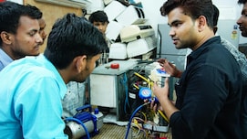 12वीं में नहीं आए अच्&zwj;छे नंबर, CUET भी नहीं कर पाए पास, तो हाई सैलरी जॉब के लिए करें ये प्रोफेशनल कोर्स