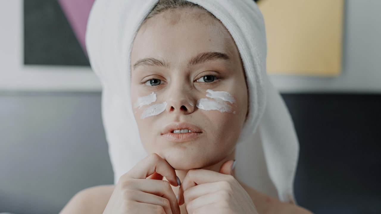 Lightweight moisturisers hydrate the skin without making it greasy.