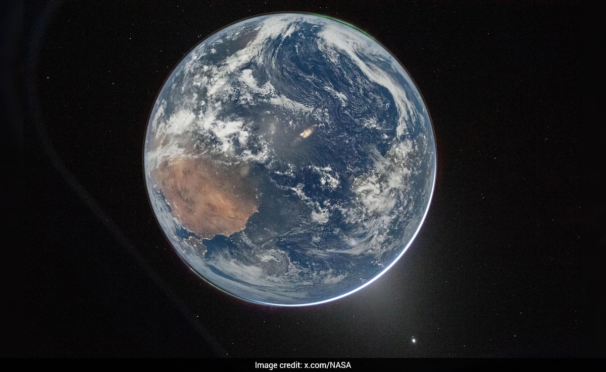 Artemis II's Moonbound Astronauts Capture Earth's Brilliant Blue Beauty