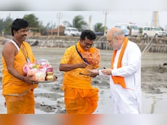 बंगाल में चुनाव प्रचार के बाद अमित शाह गंगासागर गए, सर्वोच्च बलिदान देने वाले सैनिकों के लिए प्रार्थना की