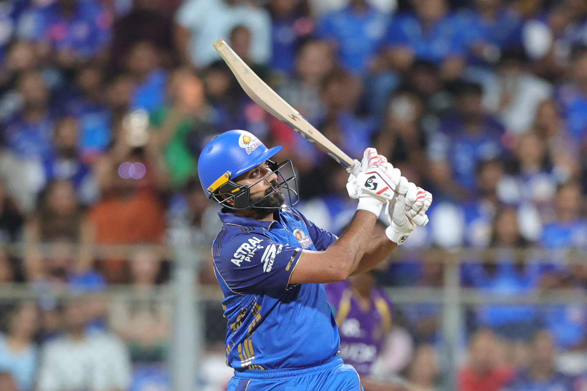 RR vs MI LIVE Score IPL 2026: मुंबई इंडियंस को लगा बड़ा झटका, रिकेल्टन लौटे पवेलियन