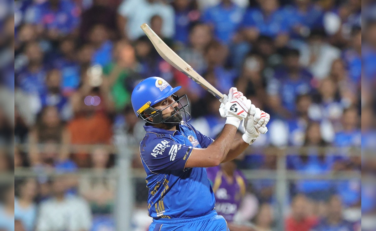 MI vs RCB LIVE Score, IPL 2026:  रोहित शर्मा अचानक बैटिंग छोड़ लौटे, मुंबई की बढ़ी मुश्किलें, रिकेल्टन का प्रहार जारी