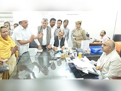 25 शब्द भी टाइप नहीं कर पाए बाबू, DM ने डिमोशन करके बना द‍िया चपरासी, कानपुर में अनोखी कार्रवाई