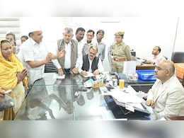 25 शब्द भी टाइप नहीं कर पाए बाबू, DM ने डिमोशन करके बना द&zwj;िया चपरासी, कानपुर में अनोखी कार्रवाई