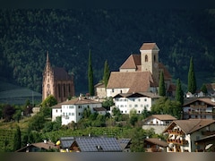 इस देश में ना एयरपोर्ट, ना अपनी करेंसी, फिर भी यूरोप के सबसे अमीर देशों में एक