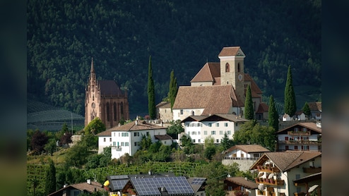 इस देश में ना एयरपोर्ट, ना अपनी करेंसी, फिर भी यूरोप के सबसे अमीर देशों में एक