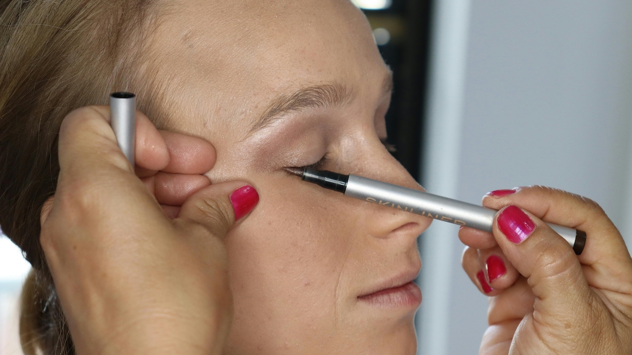How To Fix Uneven Eyeliner: The Real Reason Your Wings Don't Match