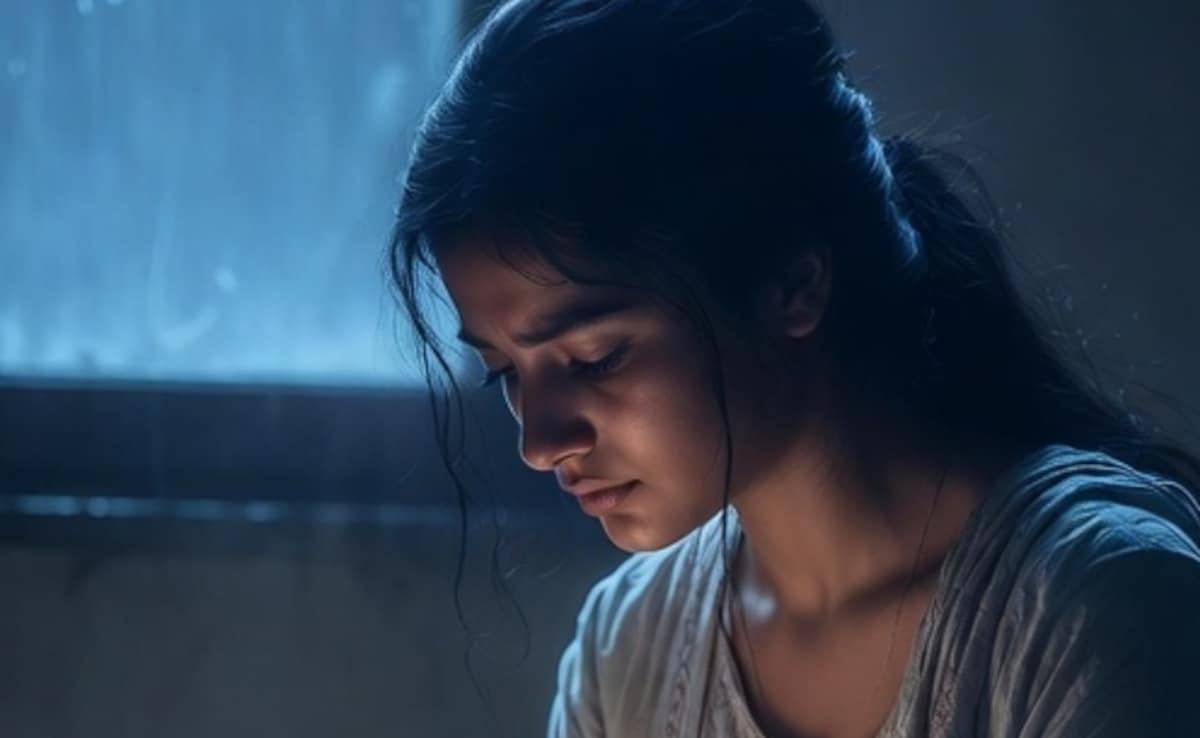 आधार कार्ड में थी मिस्टेक, डिप्रेशन में चली गई लड़की; कॉलेज ने नहीं दिया एडमिशन तो खा लिया जहर