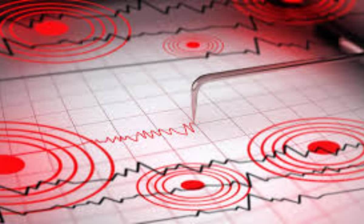 इंडोनेशिया में जोरदार भूकंप, 7.4 की तीव्रता, सुनामी की चेतावनी जारी