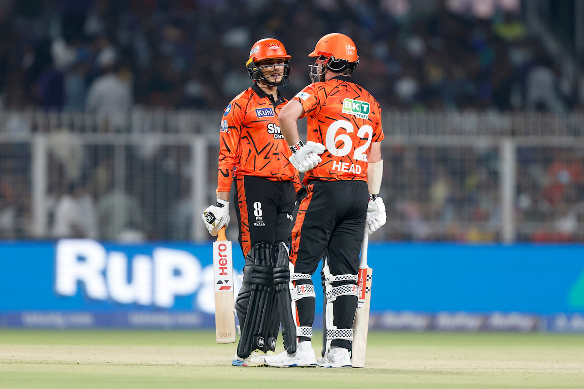 SRH vs CSK LIVE Score:  हैट्रिक पर मुकेश चौधरी, ईशान किशन 0 रन बनाकर आउट, अभिषेक ने 15 गेंदों में ठोकी फिफ्टी