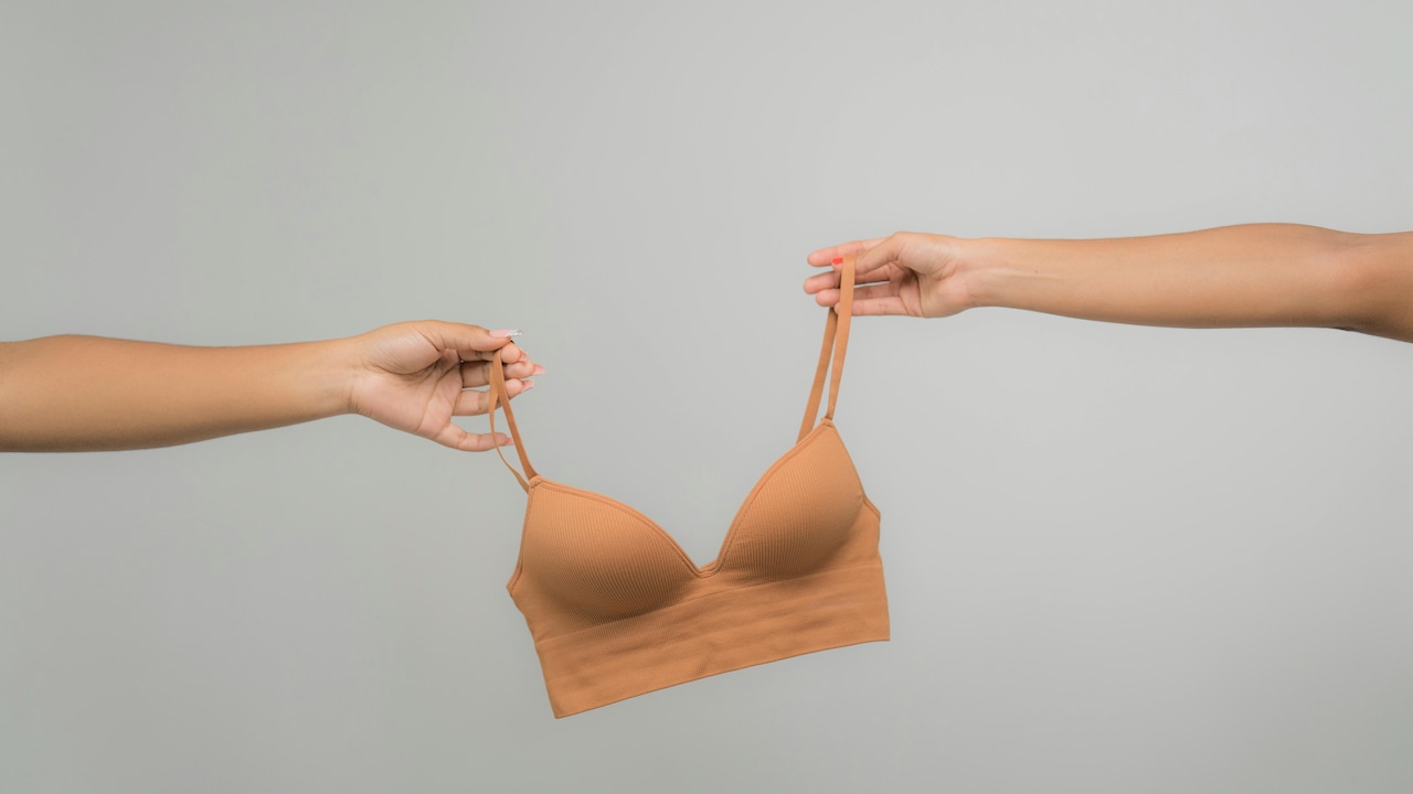 How To Pick The T-Shirt Bras For Thin Tops And Padding Density Affects It How To Pick The T-Shirt Bras For Thin Tops And Padding Density Affects It