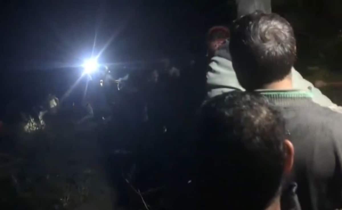 हिमाचल में बड़ा सड़क हादसा, रात के अंधेरे में 22 यात्रियों से भरी बस खाई में गिरी, 4 की मौत