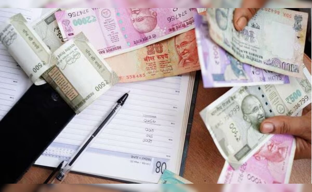 Income Tax Act 2025:  बदल गई आपकी जेब की दुनिया, जानें सैलरी से लेकर कार तक क्या हुआ महंगा