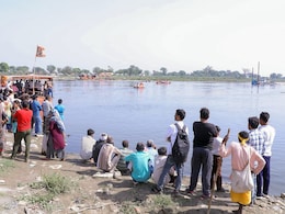 Mathura Boat Accident: मथुरा नाव हादसे में मृतकों की संख्या बढ़कर 11 हुई, नाविक गिरफ्तार; 14 KM के दायरे में तलाश कर रहे गोताखोर