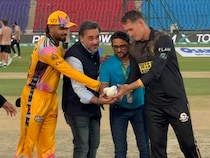 "Joke Of The Century": Babar Azam, Marnus Labuschagnes Peace Gesture During PSL Brutally Trolled By Internet