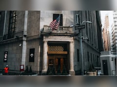 ईरान-यूएस टेंशन की आग में झुलसा वॉल स्ट्रीट, S&P 500 और नैस्डैक रिकॉर्ड ऊंचाई से फिसले, कच्चा तेल $93 के पार