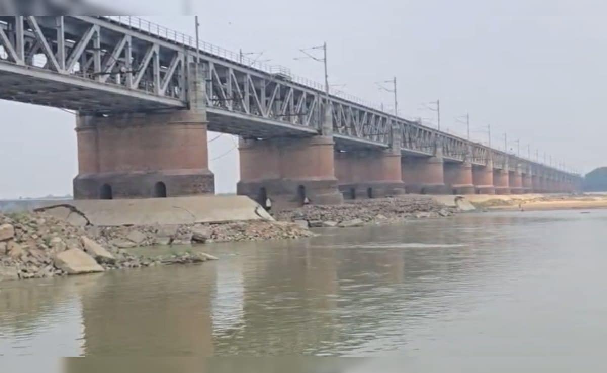 163 साल पुराना बिहार का कोईलवर पुल हुआ कमजोर, दरक रही नींव... दांव पर लगेगी सैकड़ों जान