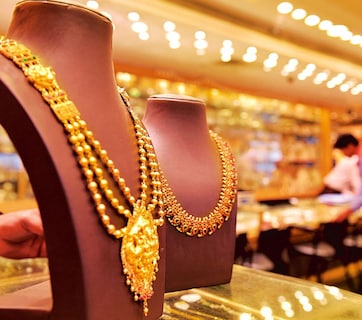 Gold and Silver Price Drop: सोने-चांदीच्या दरात मोठी घसरण! चांदी 6 हजारांनी स्वस्त; चेक करा सोन्याचा आजचा भाव