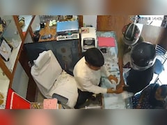 पटना में दिनदहाड़े ज्वेलरी शॉप में लूट, तेजस्वी बोले- बिहार में BJP सीएम बनते ही अपराधियों की मौज