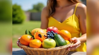 महंगे ब्यूटी प्रोडक्ट नहीं, गर्मियों में स्किन को ग्लोइंग और हेल्दी रखने में मददगार हैं ये फल