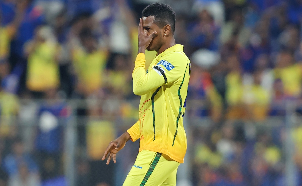 DC vs CSK: अकील हुसैन फिलहाल सबसे पावरफुल बॉलर, जानें क्यों, टीम इंडिया की रेस से बाहर भारतीय बॉलर स्पेशल क्लब में, पर बुमराह नहीं