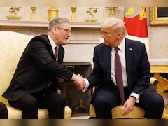 Starmer, Trump Discuss Urgent Need To Restore Shipping In Strait of Hormuz