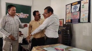 सरकारी स्कूल के स्पोर्ट्स रूम को टीचर ने बनाया 'बार', टोकने पर प्रिंसिपल पर उड़ेल दी शराब