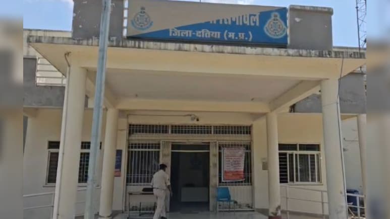 मंदिर चोरी कांड में सख्ती: एसपी ने तीन पुलिसकर्मियों को किया सस्पेंड, लापरवाही पर गिरी कार्रवाई&nbsp;