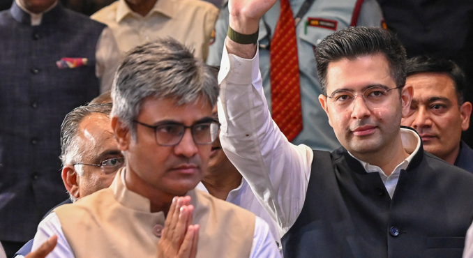 राघव चड्ढा नहीं, संदीप पाठक ने दी केजरीवाल को सबसे बड़ी चोट! AAP की सियासी मशीनरी के असली ब्रेन तो वही थे