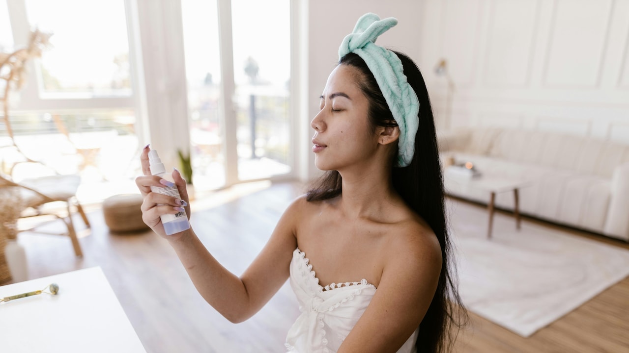 Face Mists to refresh your tires skin during the Myntra Glow Up Days Face Mists to refresh your tires skin during the Myntra Glow Up Days