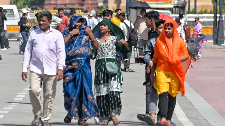 MP Weather: मध्&zwj;य प्रदेश के इन 16 ज&zwj;िलों में हीटवेव का अलर्ट, 40 डिग्री पार पहुंचा 25 से ज्यादा शहरों में तापमान