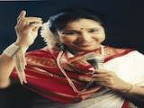 How Asha Bhosle's 'Unconventional' Voice Made Her A Playback Superstar How Asha Bhosle's 'Unconventional' Voice Made Her A Playback Superstar