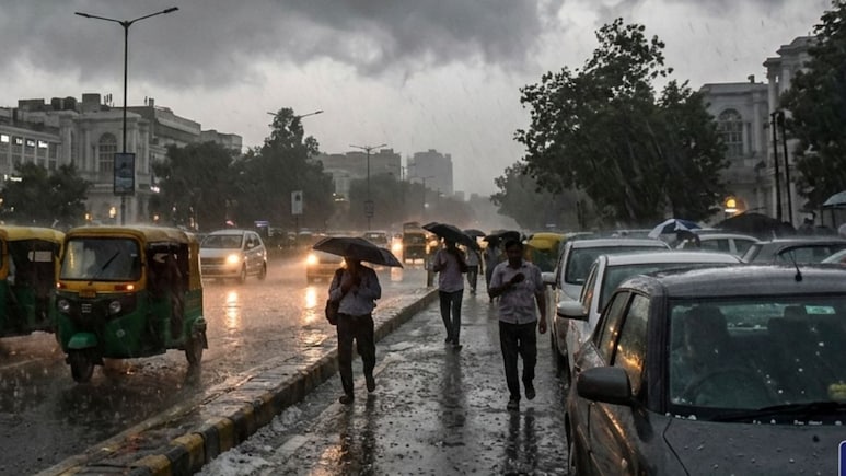 Maharashtra Rain Alert: Mumbai, Thane, Nashik To Receive Showers &mdash; Check IMD's Warning For Other Cities