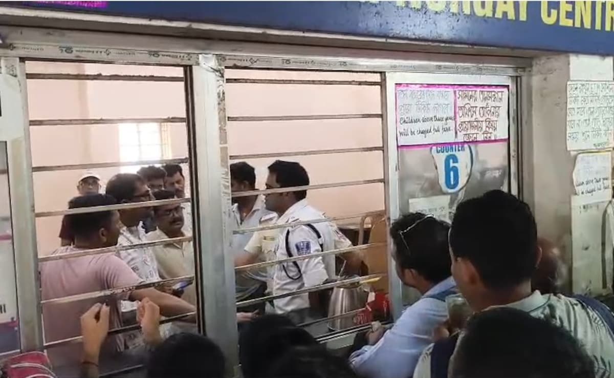 West Bengal: चुनाव ड्यूटी लगी बसें, वोट डालने घर जा रहे यात्री घंटों फंसे; टर्मिनस पर तोड़फोड़