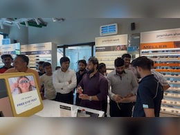 Lenskart की ड्रेस कोड नीति के विरोध में उतरा बजरंग दल, स्टोर पर जमकर किया हंगामा