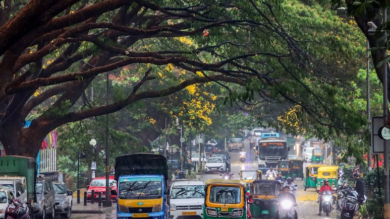 Rain Alert: आंधी, तूफान और बारिश... 4 दिन झमाझम बरसेंगे बदरा, दिल्ली NCR, यूपी से लेकर पंजाब-हरियाणा तक बदलेगा मौसम