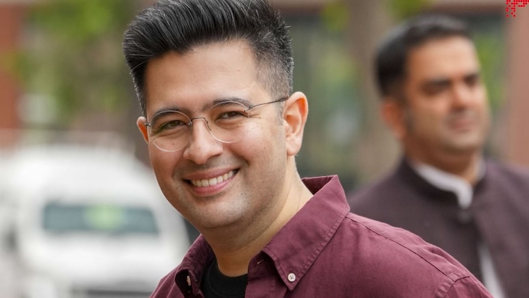 राघव चड्ढा ने क्यों किया दो तिहाई सांसदों का जिक्र, जानें पार्टी छोड़ने पर क्या कहता है दल बदल कानून?