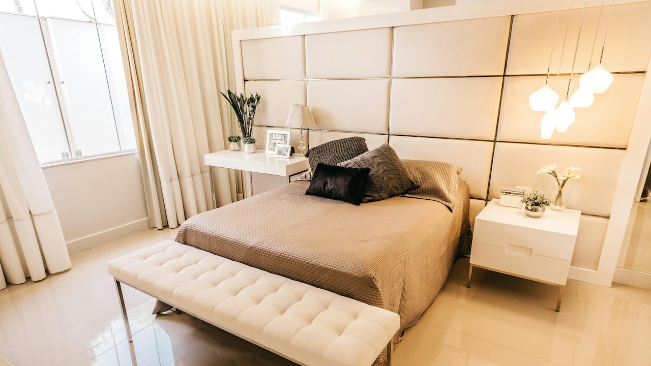 Upgrade Your Bedroom Setting With Simple Yet Stylish Essentials