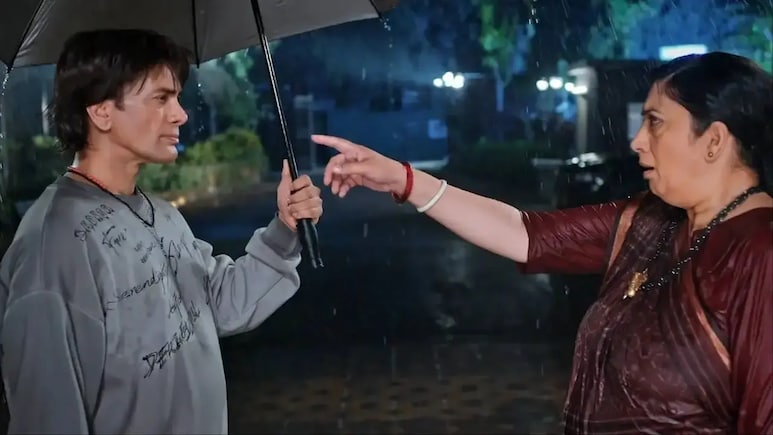 Tulsi Is Speechless To See Ansh Gujral's Son In <i>Kyunki Saas Bhi Kabhi Bahu Thi 2</i>. Internet Says '<i>Kyunki</i> Papa <i>Bhi Kabhi Beta Tha</i>'