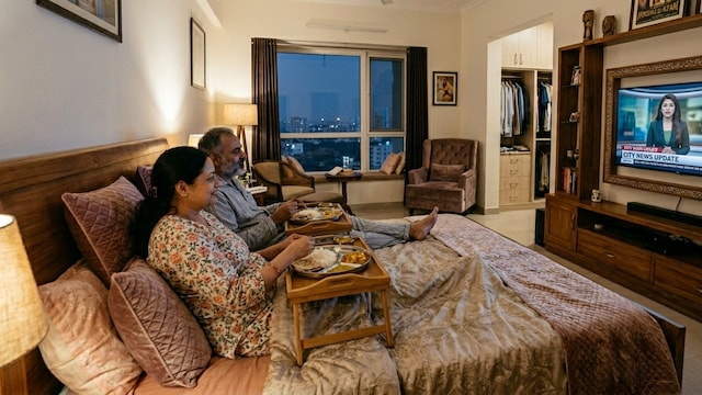 Eating immediately before bedtime places the digestive system under strain
