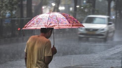 UP Weather: यूपी में बूंदाबांदी के साथ फिर मौसम ने ली करवट, आंधी-बारिश का अलर्ट, अगले 48 घंटे तक चेतावनी