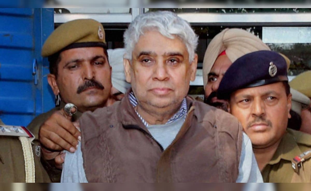 रामपाल को देशद्रोह के केस में मिली जमानत, 11 साल बाद जेल से आएंगे बाहर