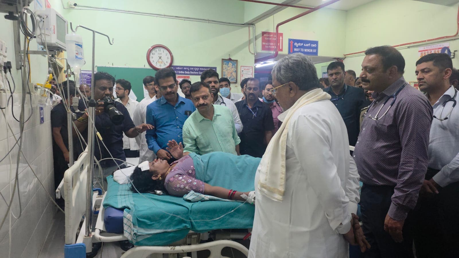 bangalore wall collapse Seven dead bowring hospital cm siddaramaiah