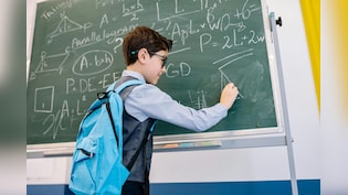 "एग्जाम पर नहीं एक्स्ट्राऑर्डिनरी बनने पर ध्यान दें, अपनी शक्तियों को पहचान कर उस पर मेहनत करो "