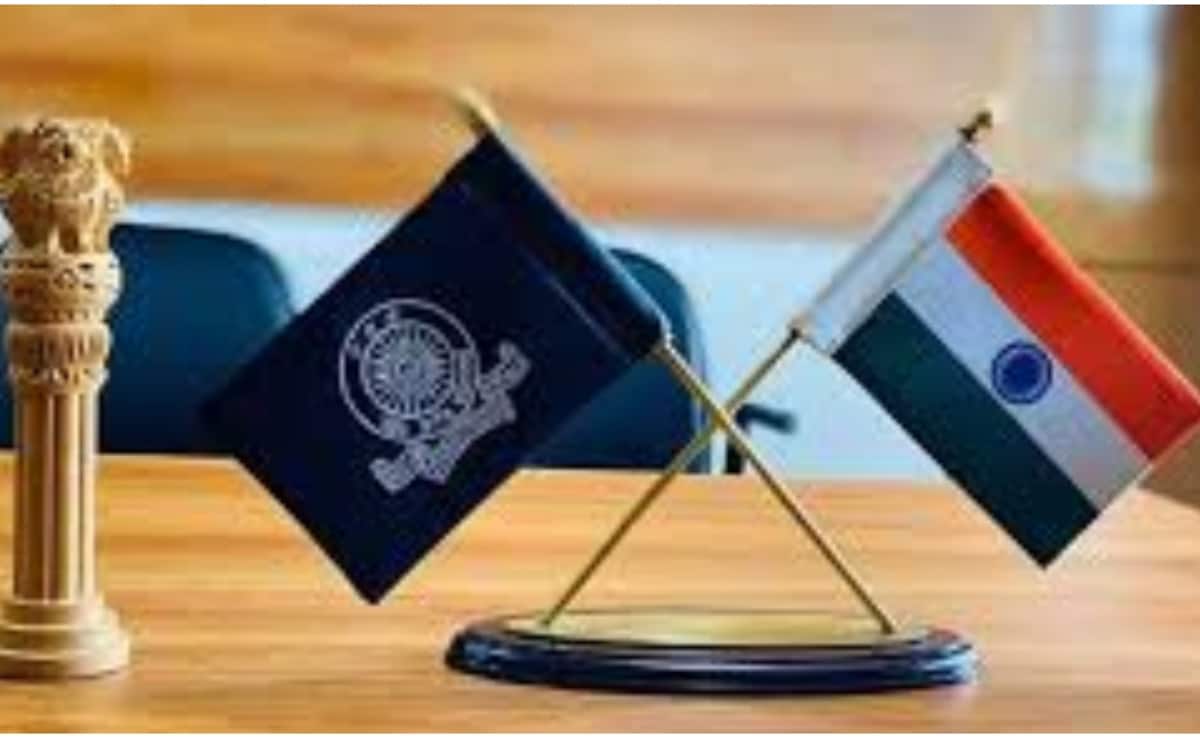 हरियाणा सरकार ने 2 आईएएस अधिकारियों को किया सस्पेंड, जानें इनके नाम और वजह