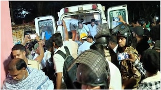 Dhanbad Landslide Baghmara: मूसलाधार बारिश के बीच फटी जमीन और जिंदा समा गया पूरा परिवार, मलबे में दबे 3 लोग