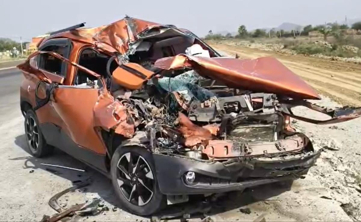 Bihar: शादी वाले घर में छाया मातम, दो युवकों की दर्दनाक मौत... कार के उड़ गए पखच्चे