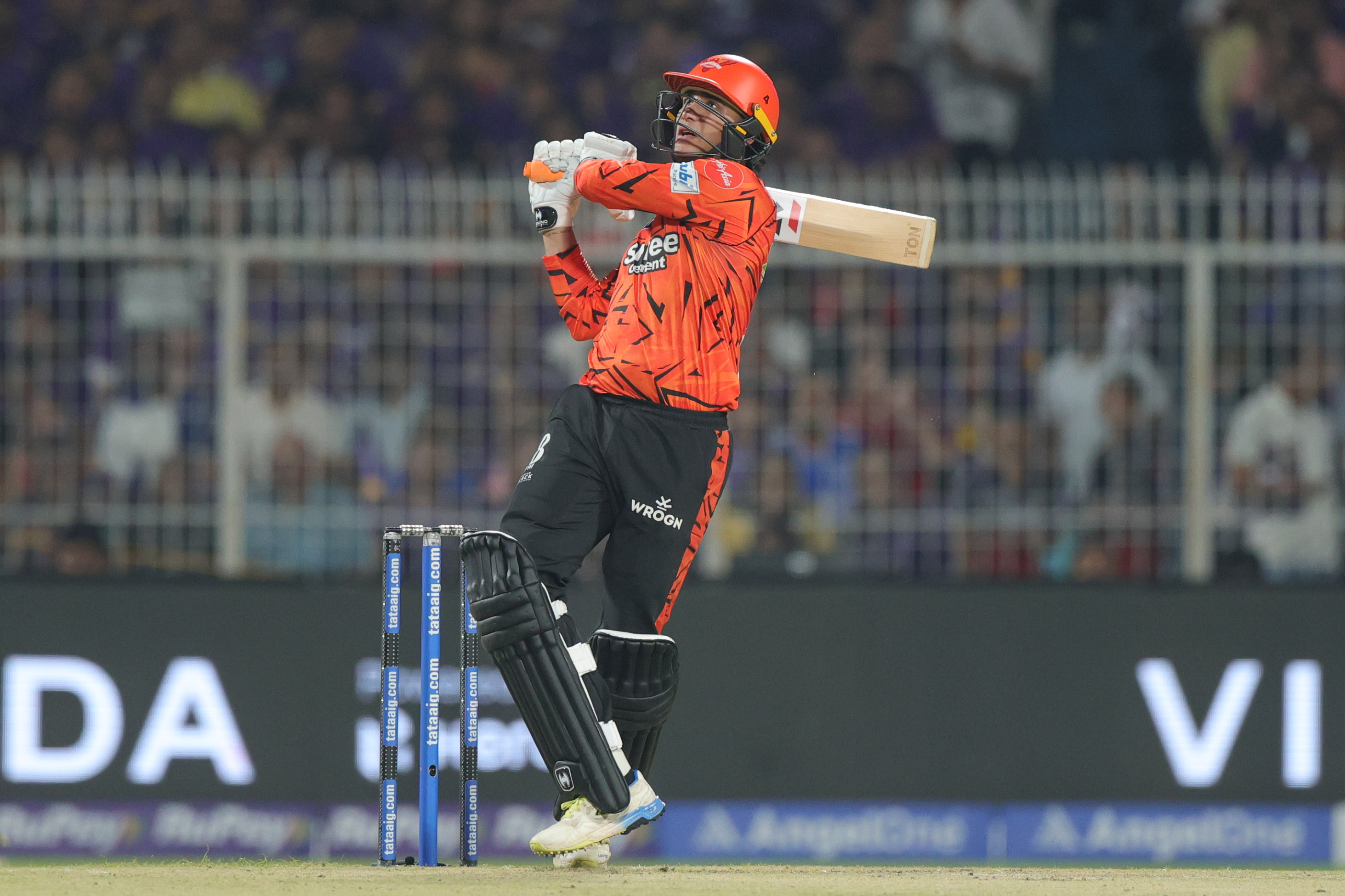 4 चौके, 4 छक्के, 228.57 की स्ट्राइक रेट, अभिषेक शर्मा ने तो KKR के खिलाफ धूम मचा दी, VIDEO